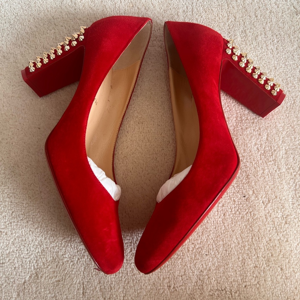 CHRISTIAN LOUBOUTIN
Donna Spike Accents Pumps
Women's Size: 11 | IT 41